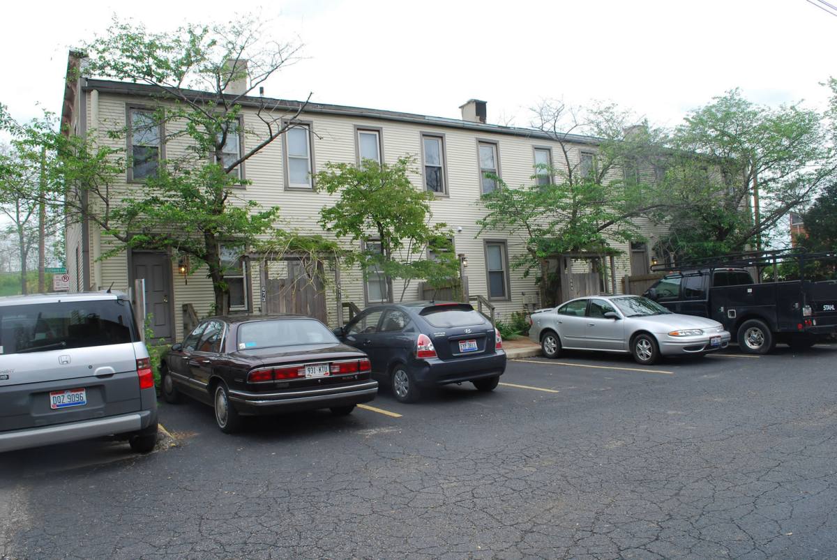 Apartment for rent at 664 Kerr St, Columbus, OH 43215
