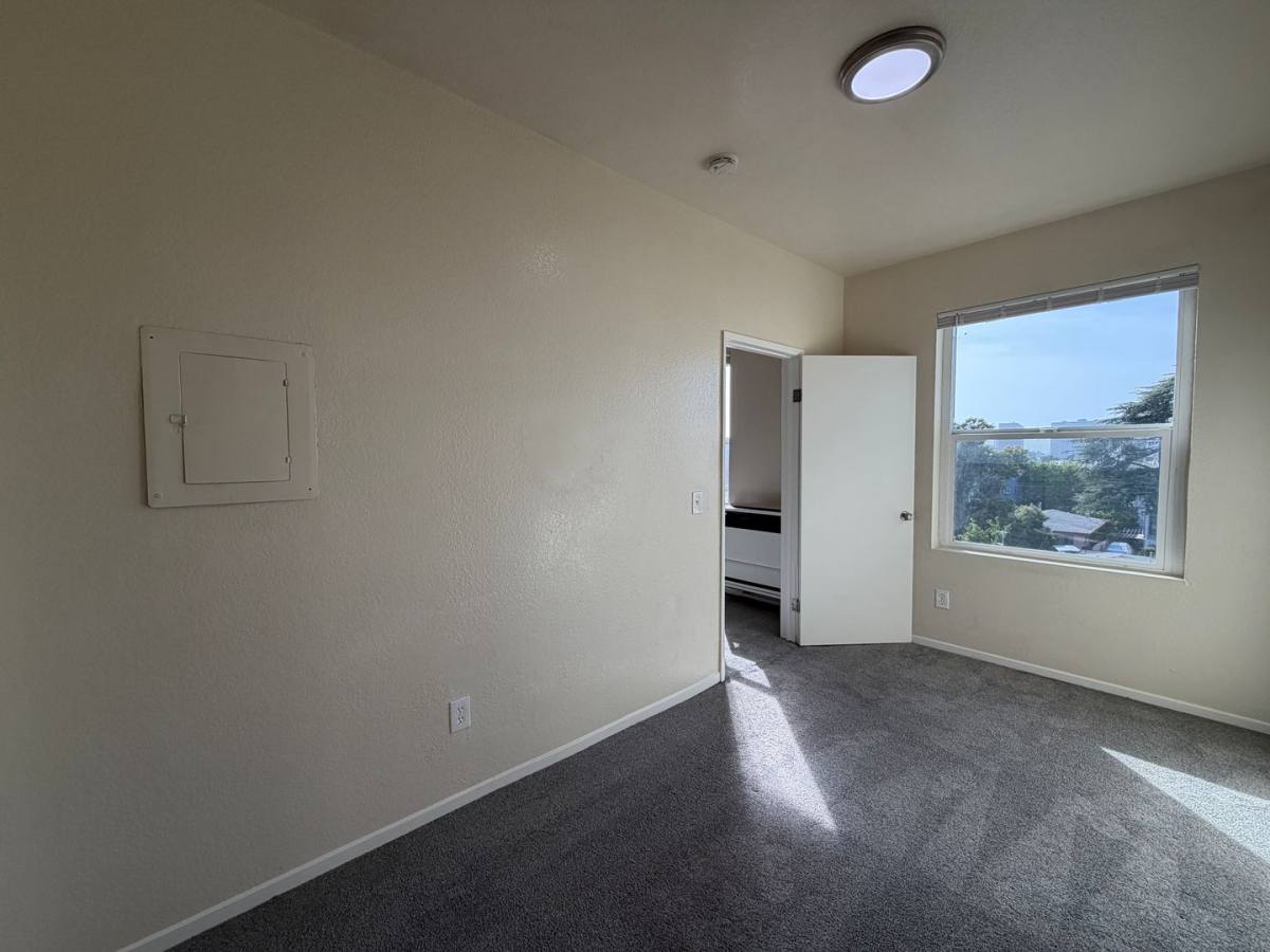 Apartment for rent at 629 E 19th St, Oakland, CA 94606