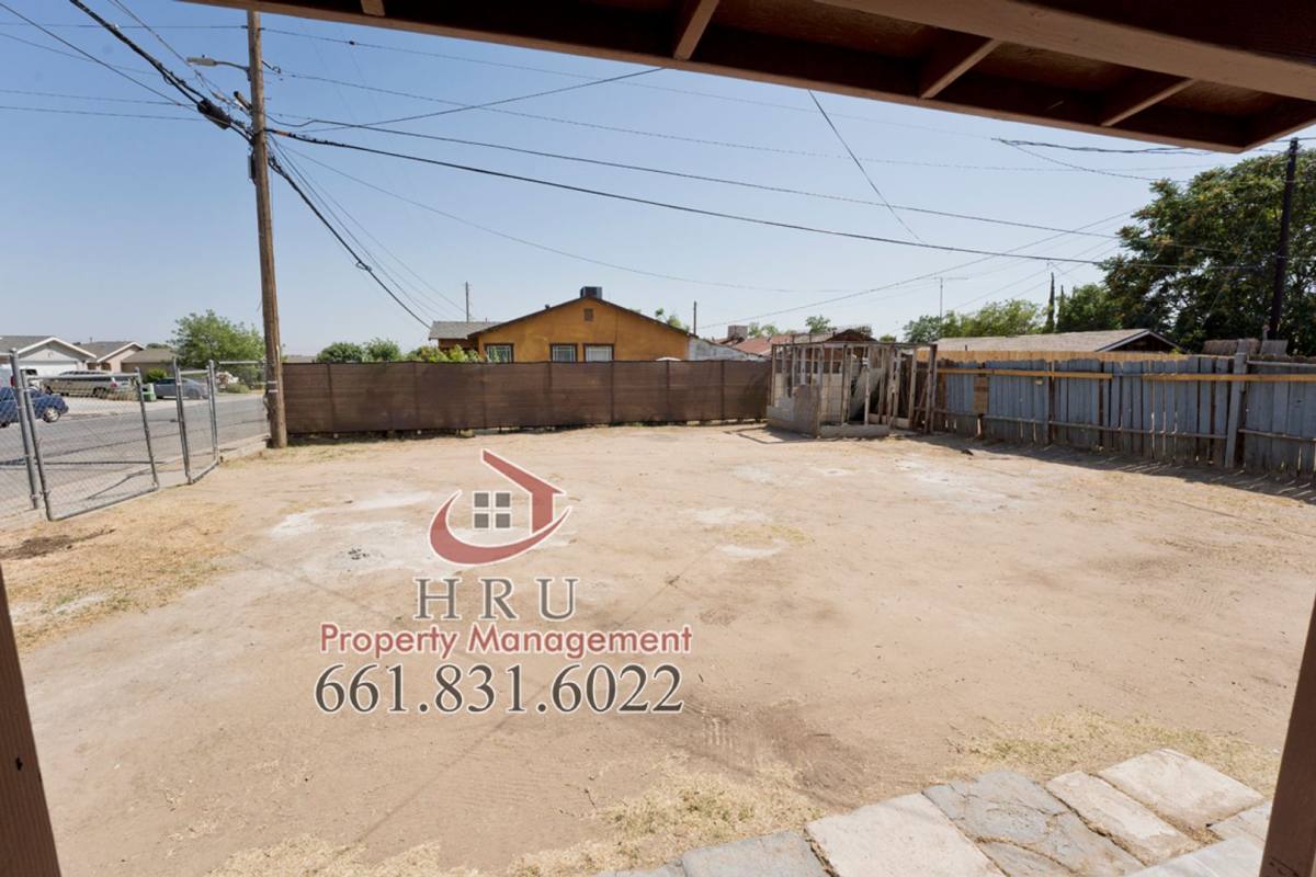Apartment for rent at 2731 Security Ave, Bakersfield, CA 93306
