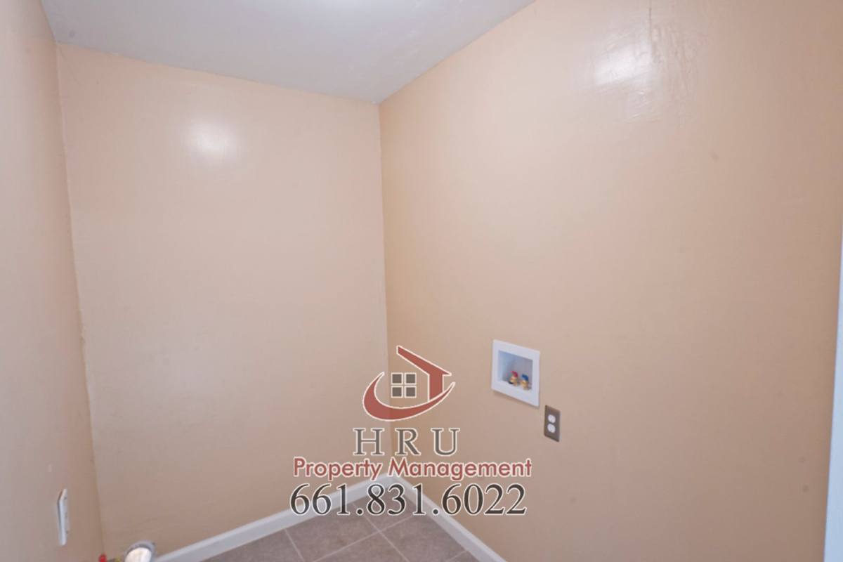 Apartment for rent at 2731 Security Ave, Bakersfield, CA 93306