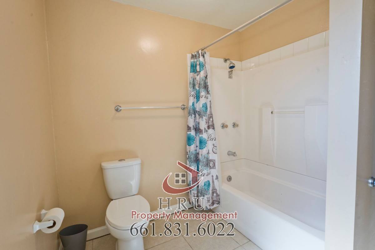 Apartment for rent at 2731 Security Ave, Bakersfield, CA 93306