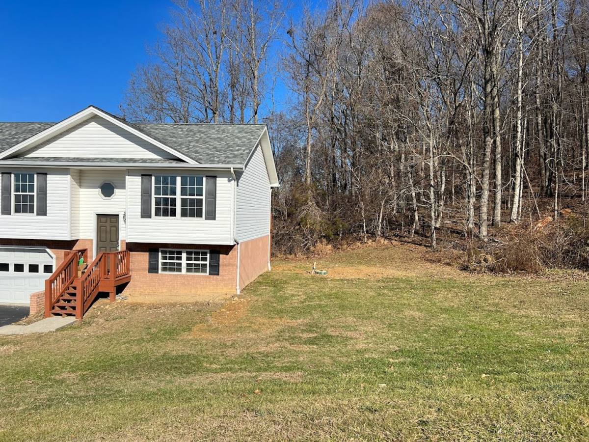 House for rent at 129 Meadowlark Dr, Jonesborough, TN 37659