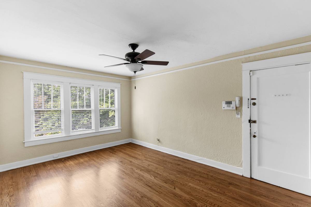 Apartment for rent at 633 Idlewild Circle, Birmingham, AL 35205