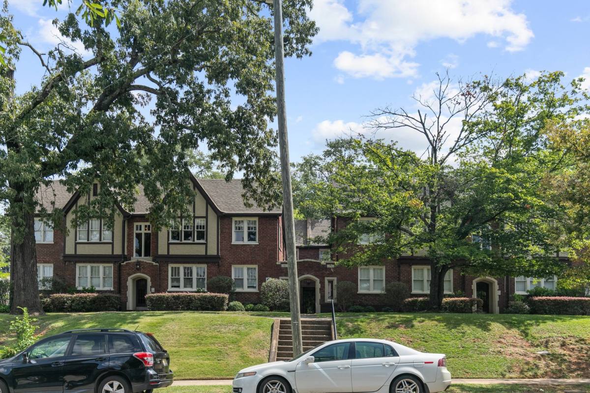 Apartment for rent at 633 Idlewild Circle, Birmingham, AL 35205