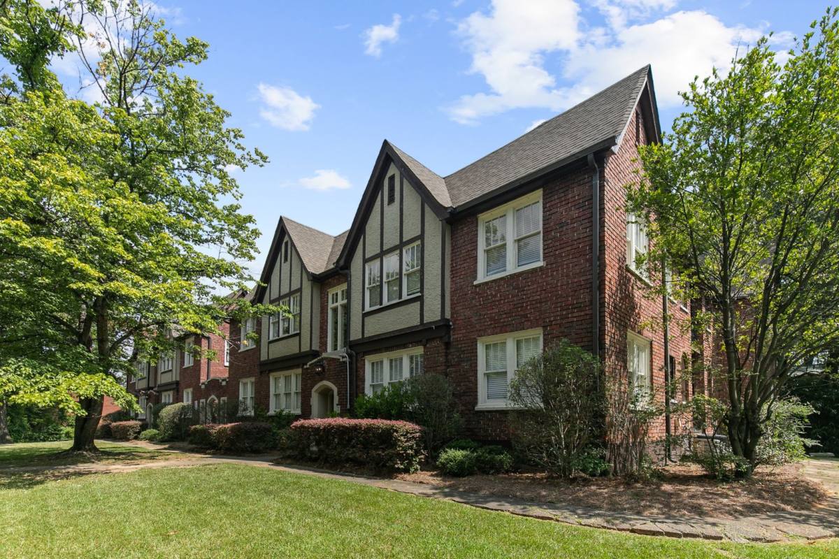 Apartment for rent at 633 Idlewild Circle, Birmingham, AL 35205