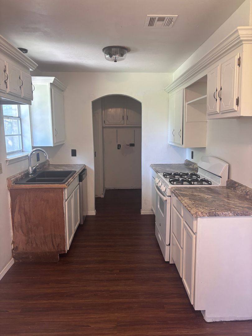 House for rent at 1052 NW 7th Place, Oklahoma City, OK 73160
