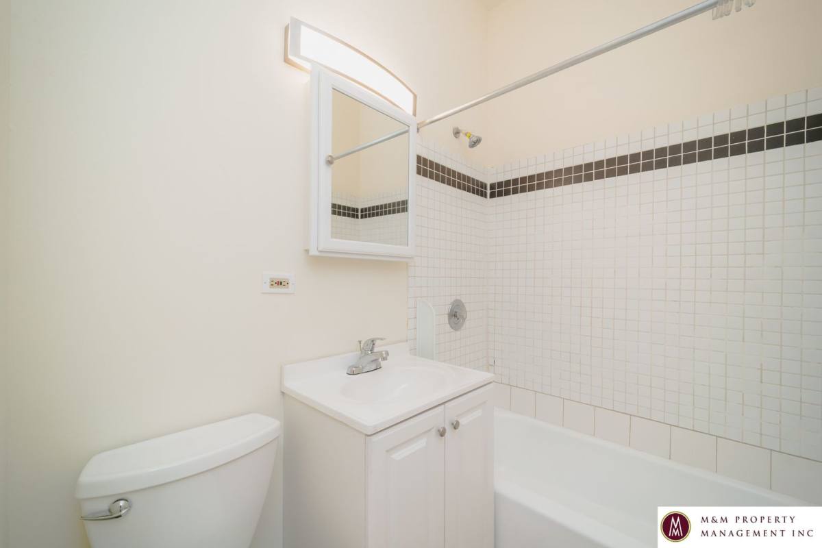 Apartment for rent at 1420 Lexington St, Chicago, IL 60607