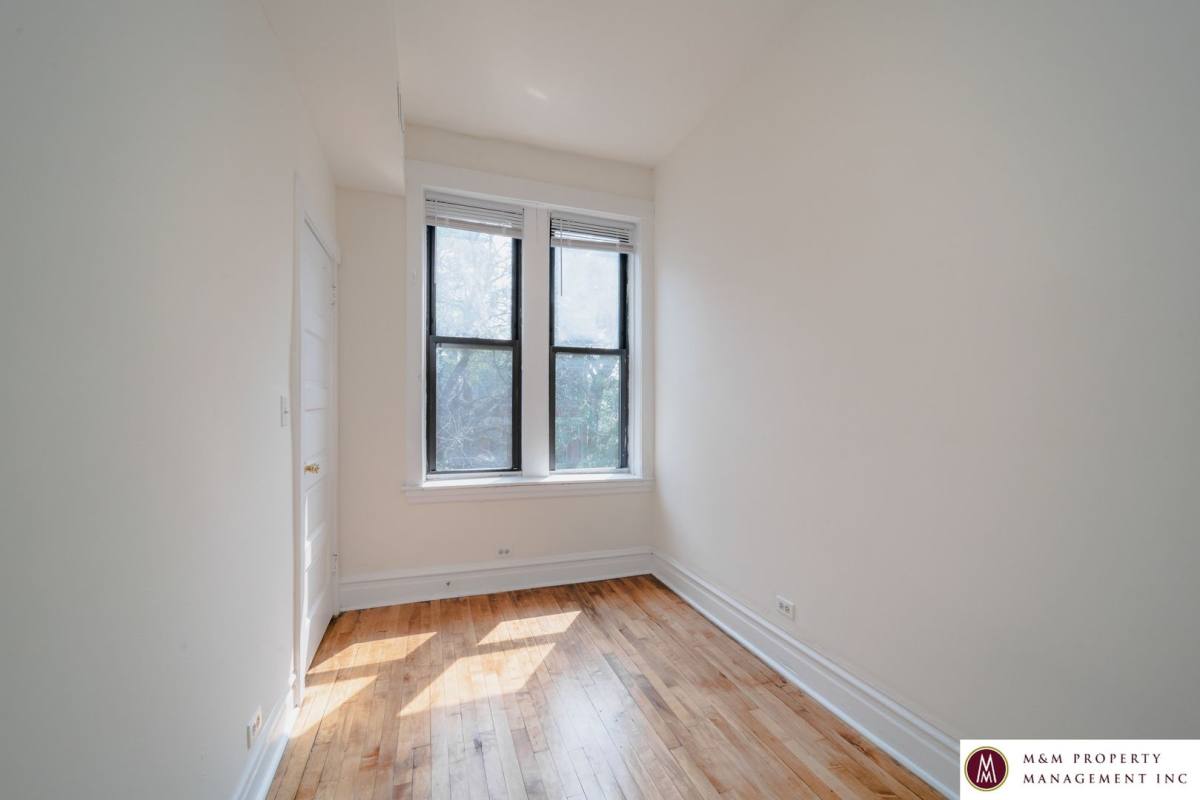 Apartment for rent at 1420 Lexington St, Chicago, IL 60607