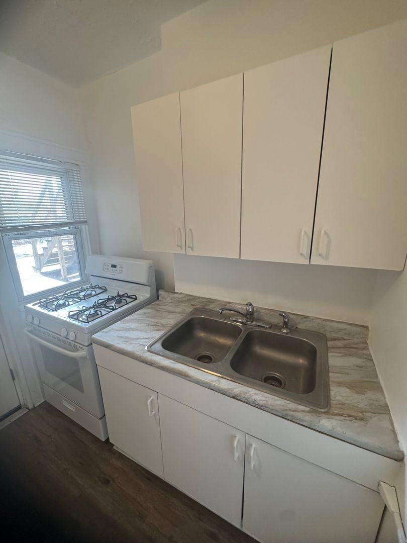 Apartment for rent at 9605 Lorain Ave, Cleveland, OH 44102