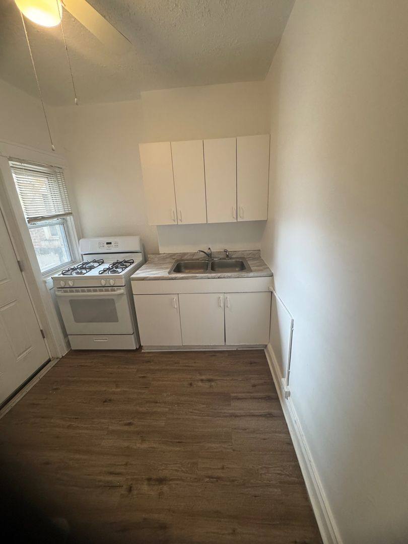 Apartment for rent at 9605 Lorain Ave, Cleveland, OH 44102
