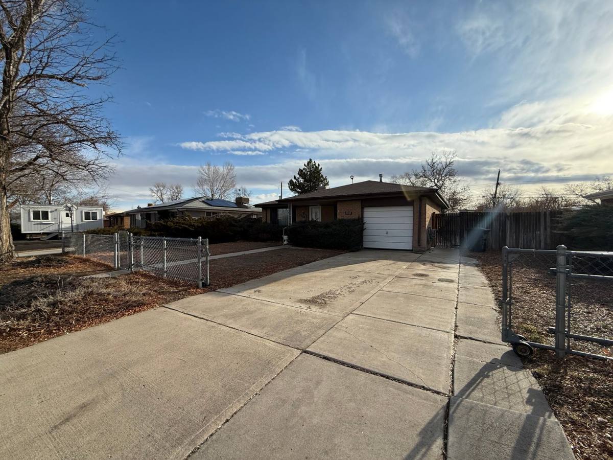 House for rent at 3182 Uvalda St, Aurora, CO 80011