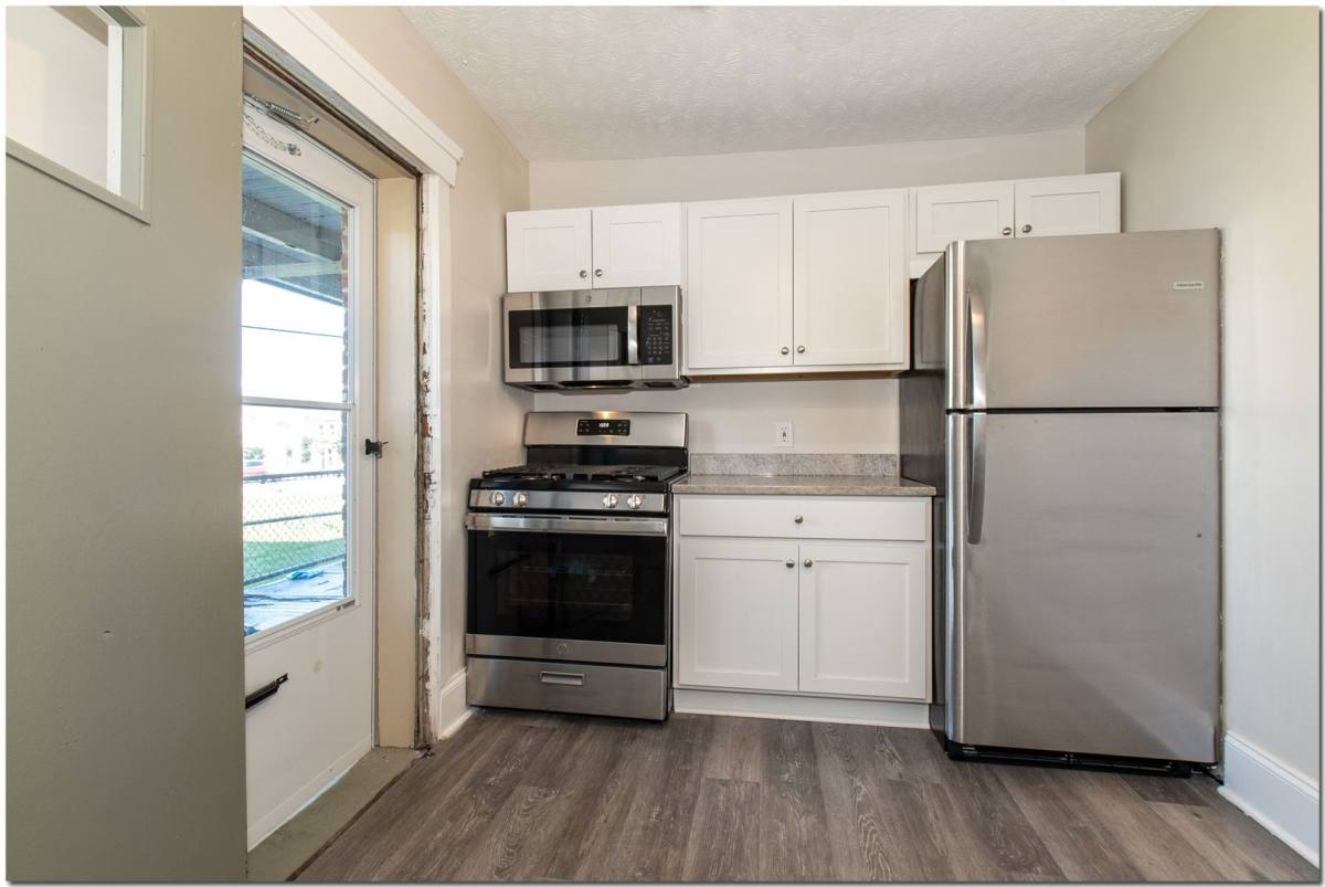 Apartment for rent at 1406 W 75 St, Cleveland, OH 44102