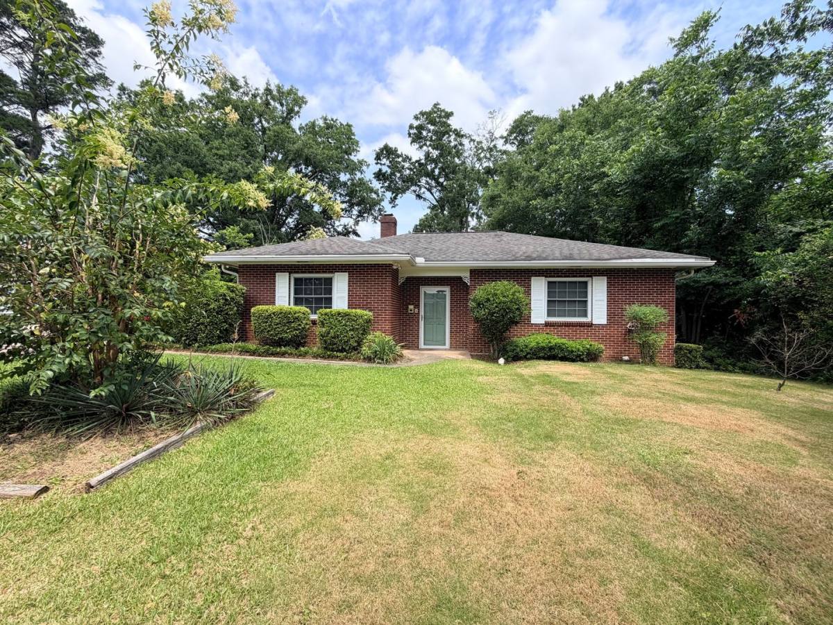 Apartment for rent at 302 Bowles Ave, Greenwood, SC 29649