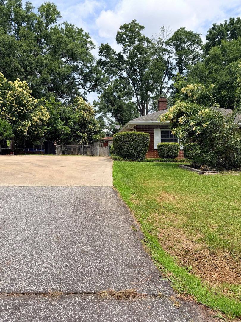 Apartment for rent at 302 Bowles Ave, Greenwood, SC 29649