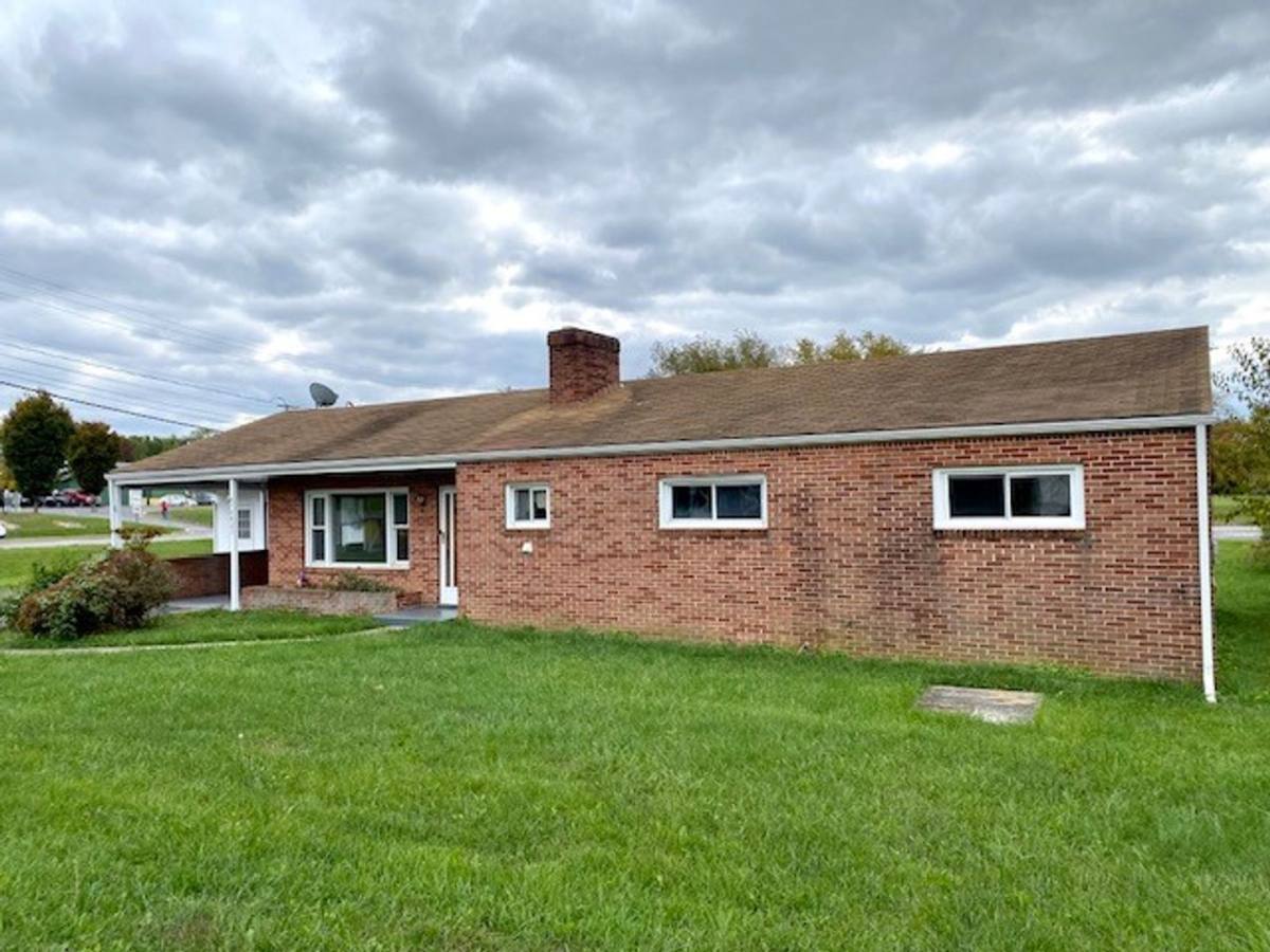 House for rent at 18427 Maugans Ave, Hagerstown, MD 21742