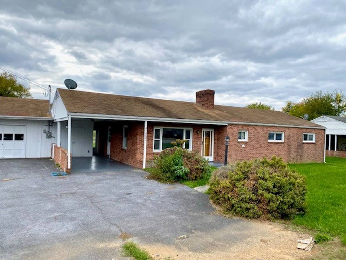 House for rent at 18427 Maugans Ave, Hagerstown, MD 21742