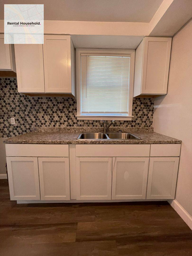 House for rent at 14570 Cherrylawn St, Detroit, MI 48238