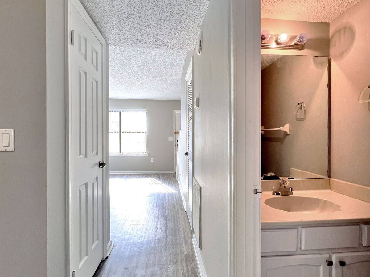 Townhouse for rent at 1870 Ave Q SW, Winter Haven, FL 33880