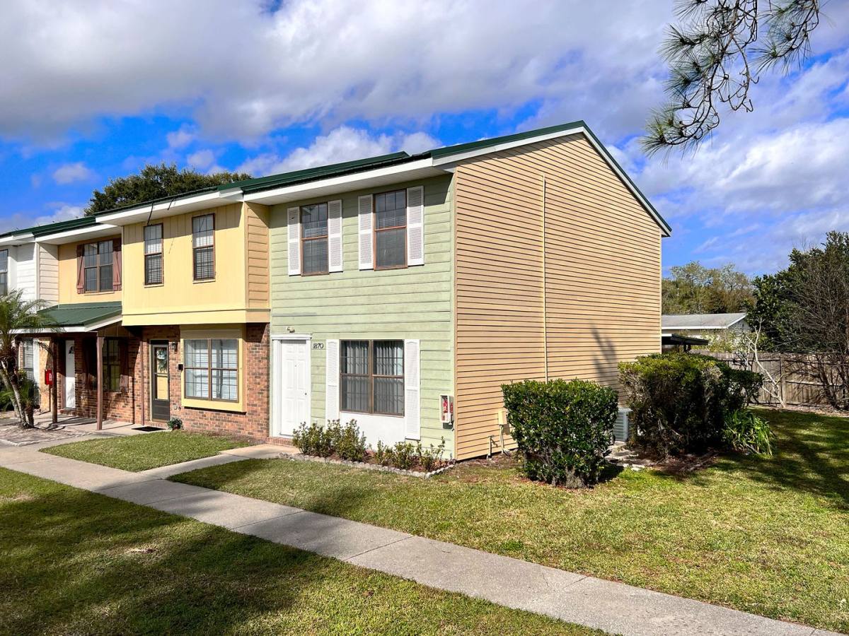 Townhouse for rent at 1870 Ave Q SW, Winter Haven, FL 33880