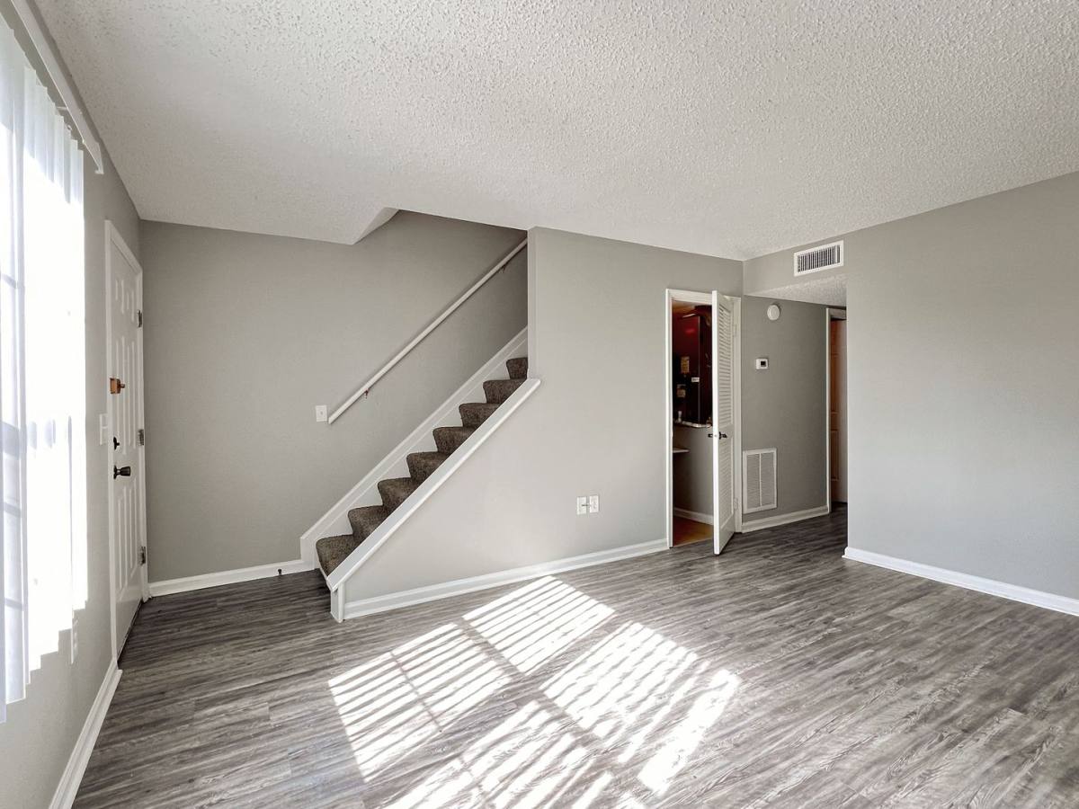 Townhouse for rent at 1870 Ave Q SW, Winter Haven, FL 33880
