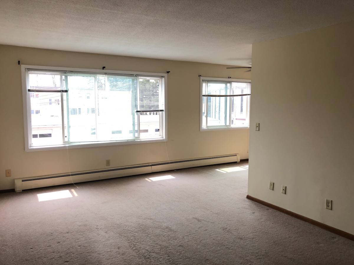 Apartment for rent at 1410 Acre St, Duluth, MN 55811