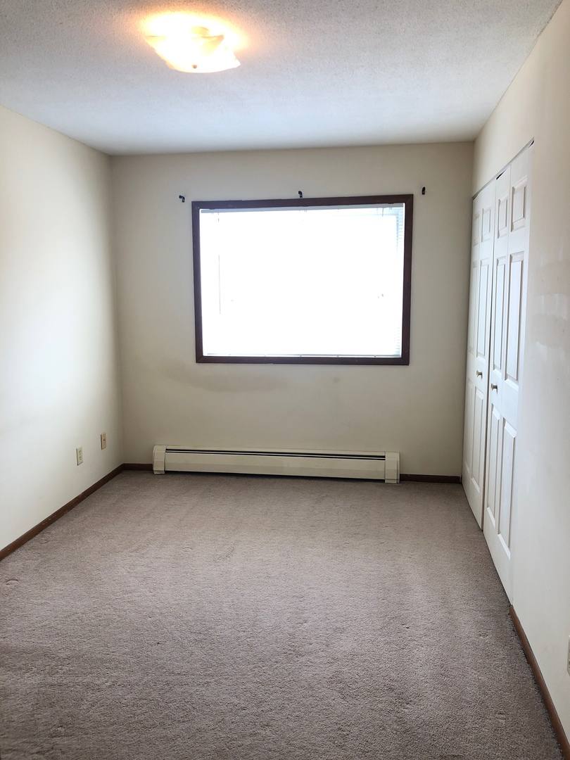 Apartment for rent at 1410 Acre St, Duluth, MN 55811