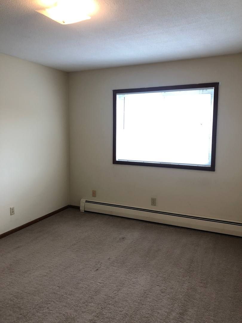 Apartment for rent at 1410 Acre St, Duluth, MN 55811