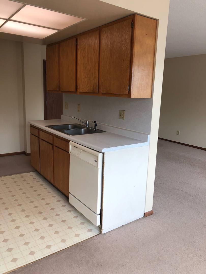 Apartment for rent at 1410 Acre St, Duluth, MN 55811