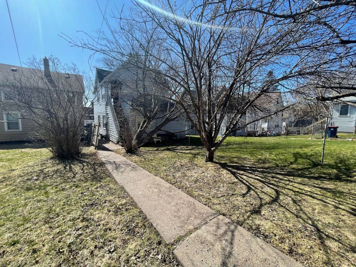Townhouse for rent at 421-423 E 5th St, Duluth, MN 55805