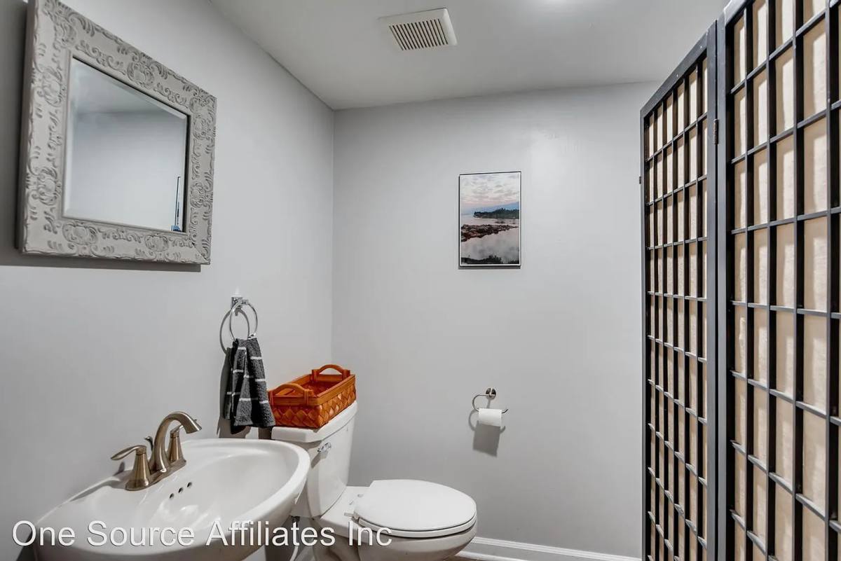 Townhouse for rent at 625-A5 Coleman St, Atlanta, GA 30354