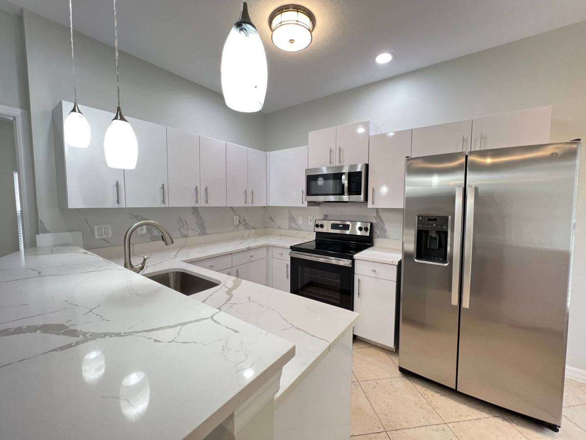 Apartment for rent at 1700-1706 Redwood St, Sarasota, FL 34231