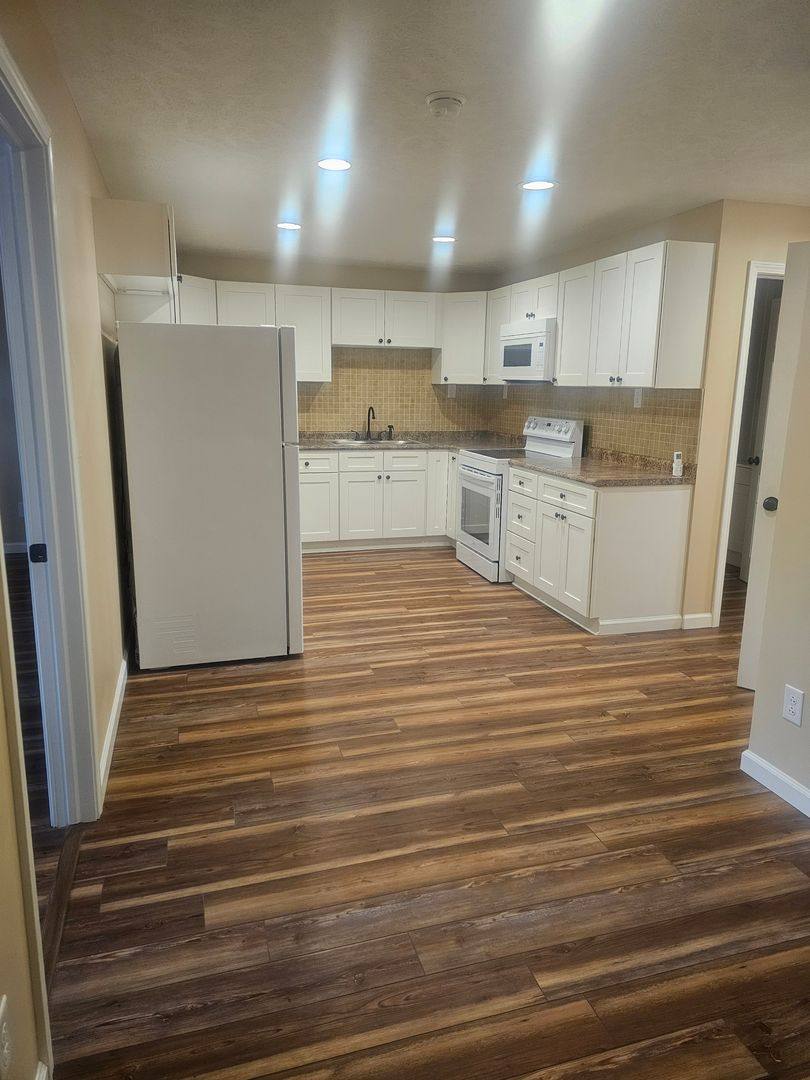 Apartment for rent at 136 Devecchis St, East Freedom, PA 16637