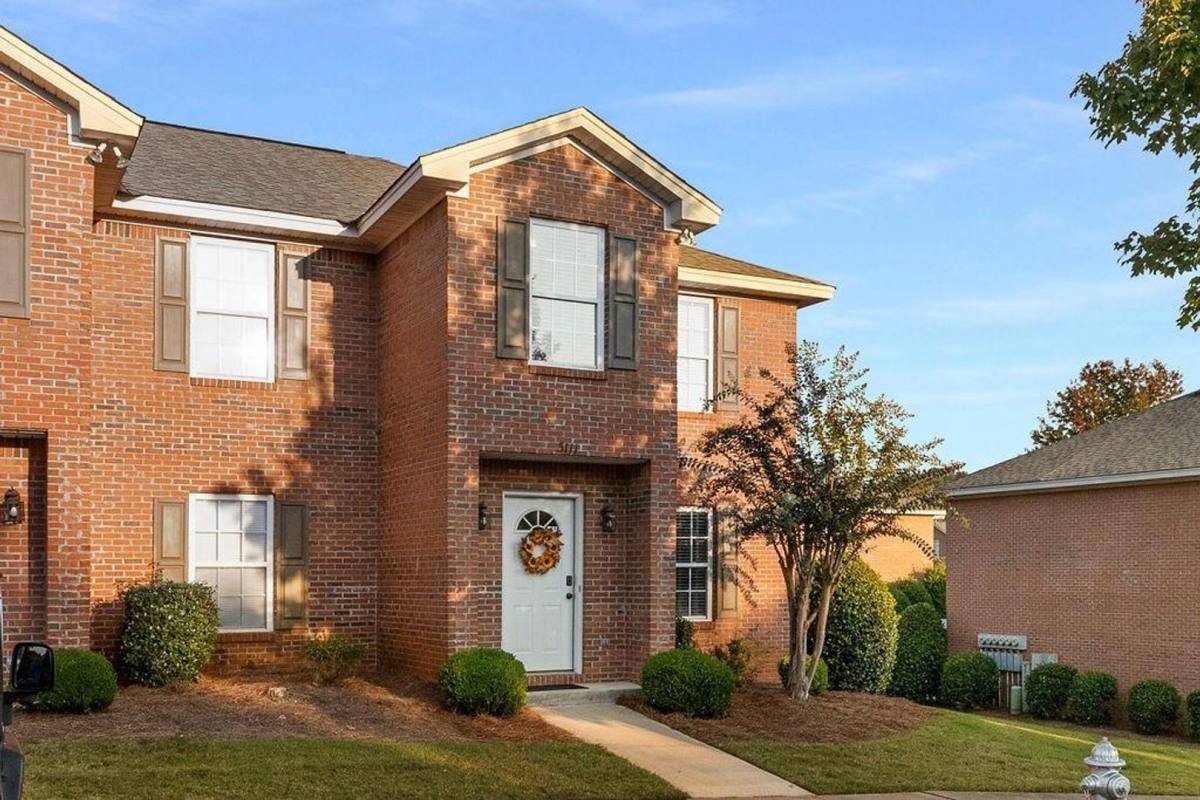 Townhouse for rent at 1477 N Donahue, Auburn, AL 36830