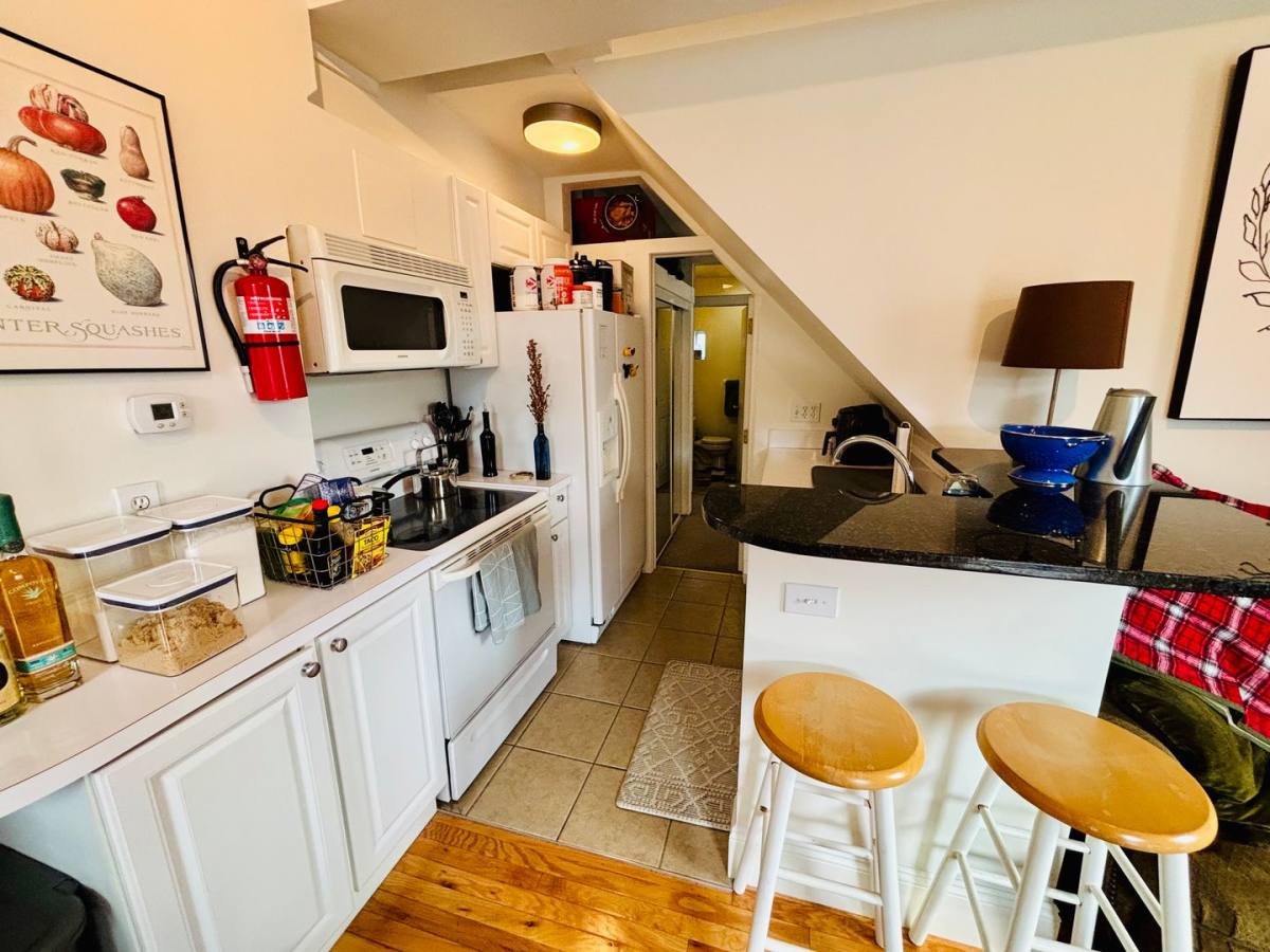 Apartment for rent at 22 E Beck St, Columbus, OH 43215