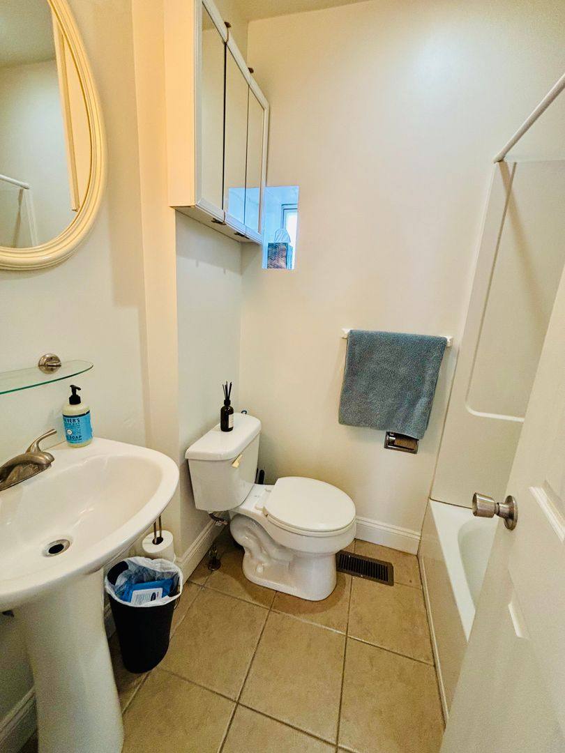 Apartment for rent at 22 E Beck St, Columbus, OH 43215