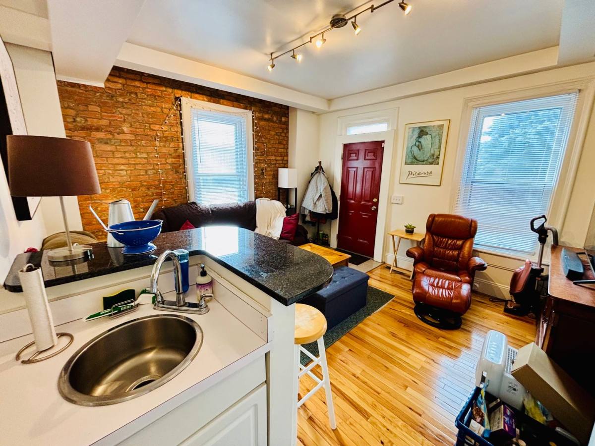 Apartment for rent at 22 E Beck St, Columbus, OH 43215
