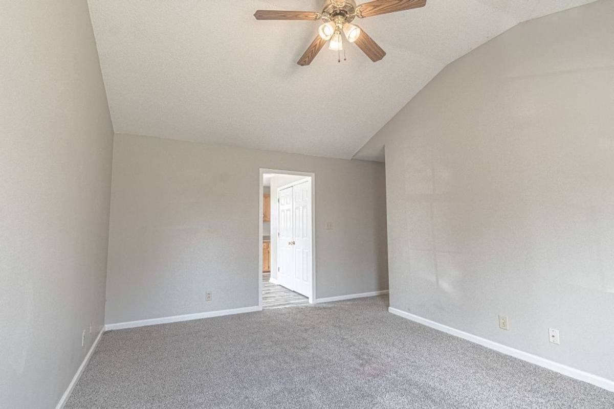 House for rent at 1805 Harbor Dr, Oak Grove, KY 42262