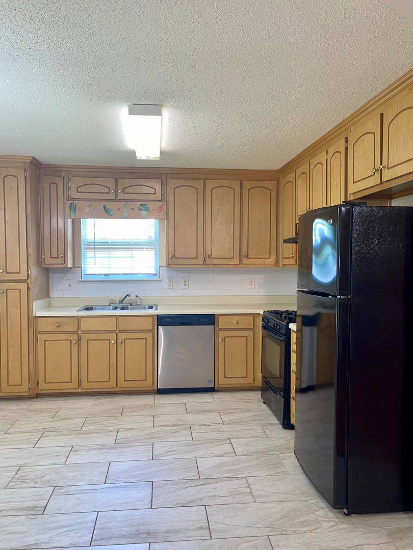 House for rent at 8584 Guthrie Dr, Riverdale, GA 30274