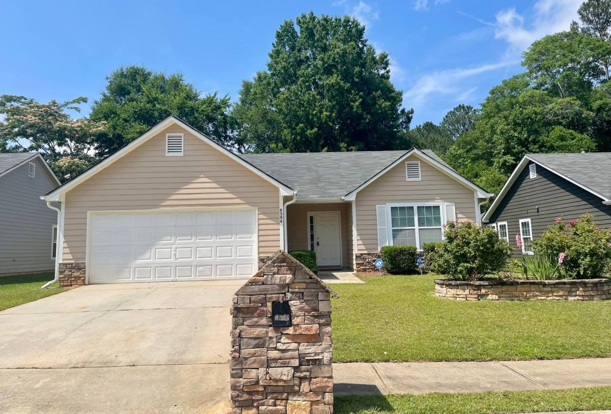 House for rent at 8584 Guthrie Dr, Riverdale, GA 30274