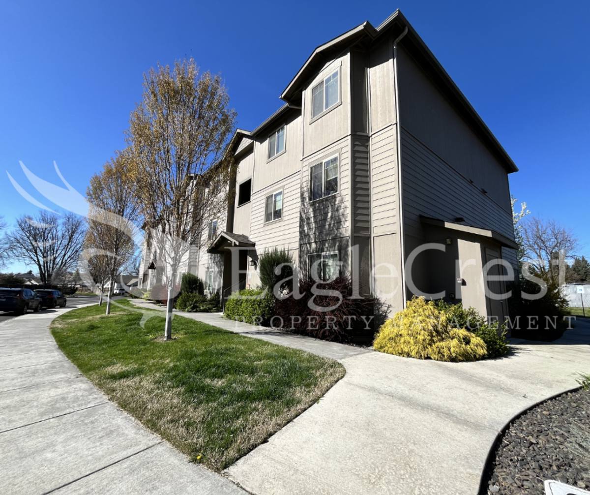 Apartment for rent at 2121 S 2nd Ave, Walla Walla, WA 99362