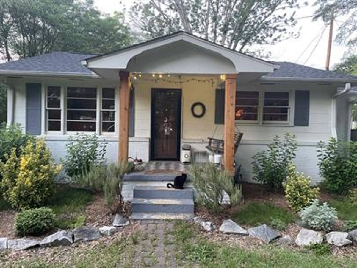 House for rent at 36 Tubbs Mountain Rd, Travelers Rest, SC 29690
