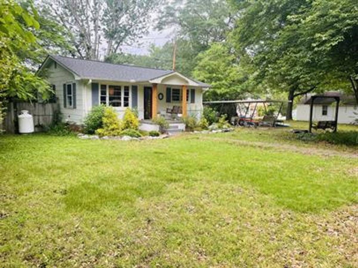 House for rent at 36 Tubbs Mountain Rd, Travelers Rest, SC 29690