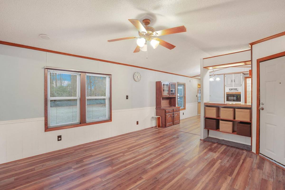 House for rent at 312 Queens Rd, Hubert, NC 28539