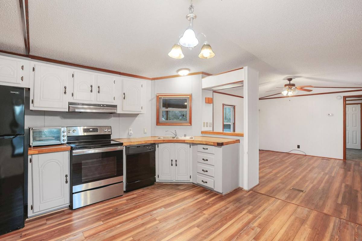 House for rent at 312 Queens Rd, Hubert, NC 28539
