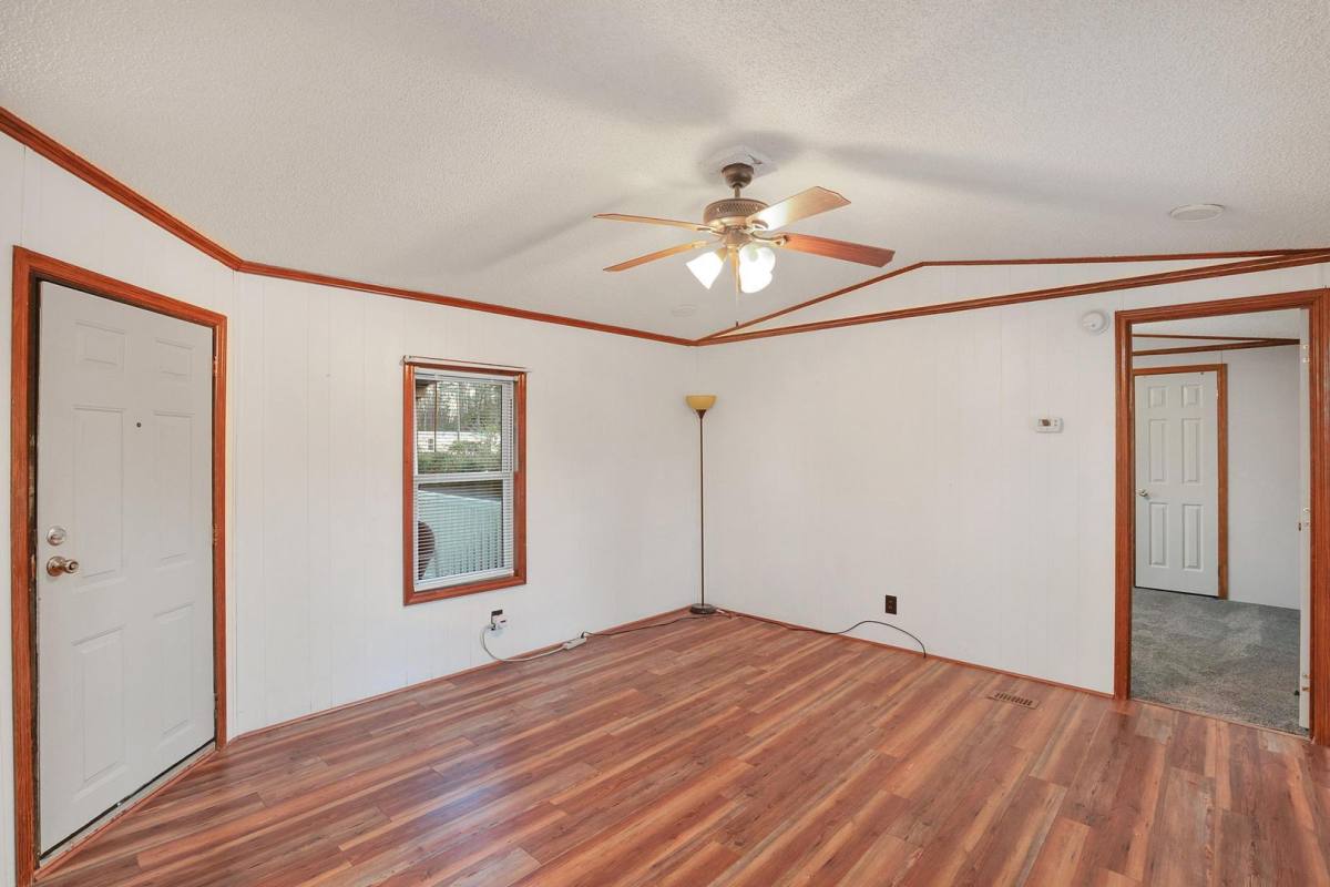 House for rent at 312 Queens Rd, Hubert, NC 28539