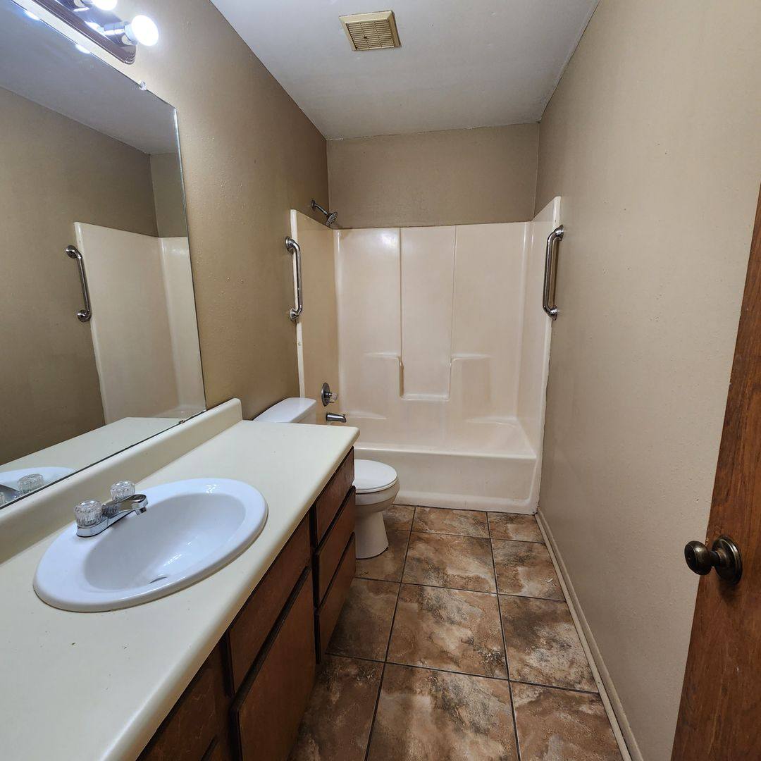 Apartment for rent at 318 Houston St, Nacogdoches, TX 75961