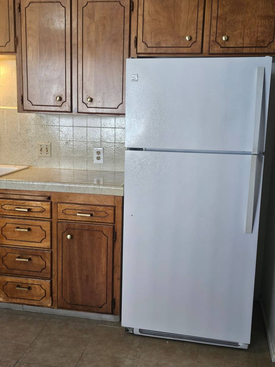 Apartment for rent at 1090 N Bates Ave, Dinuba, CA 93618