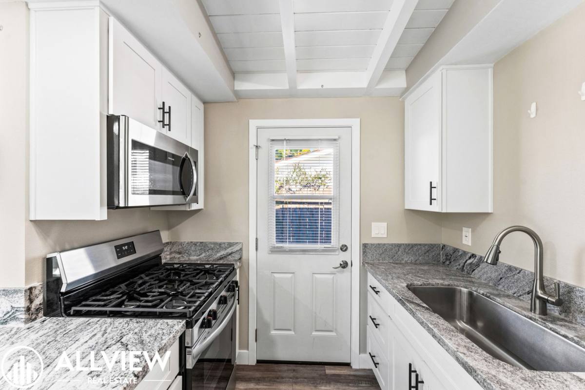 Apartment for rent at 314 Ogle St, Costa Mesa, CA 92627