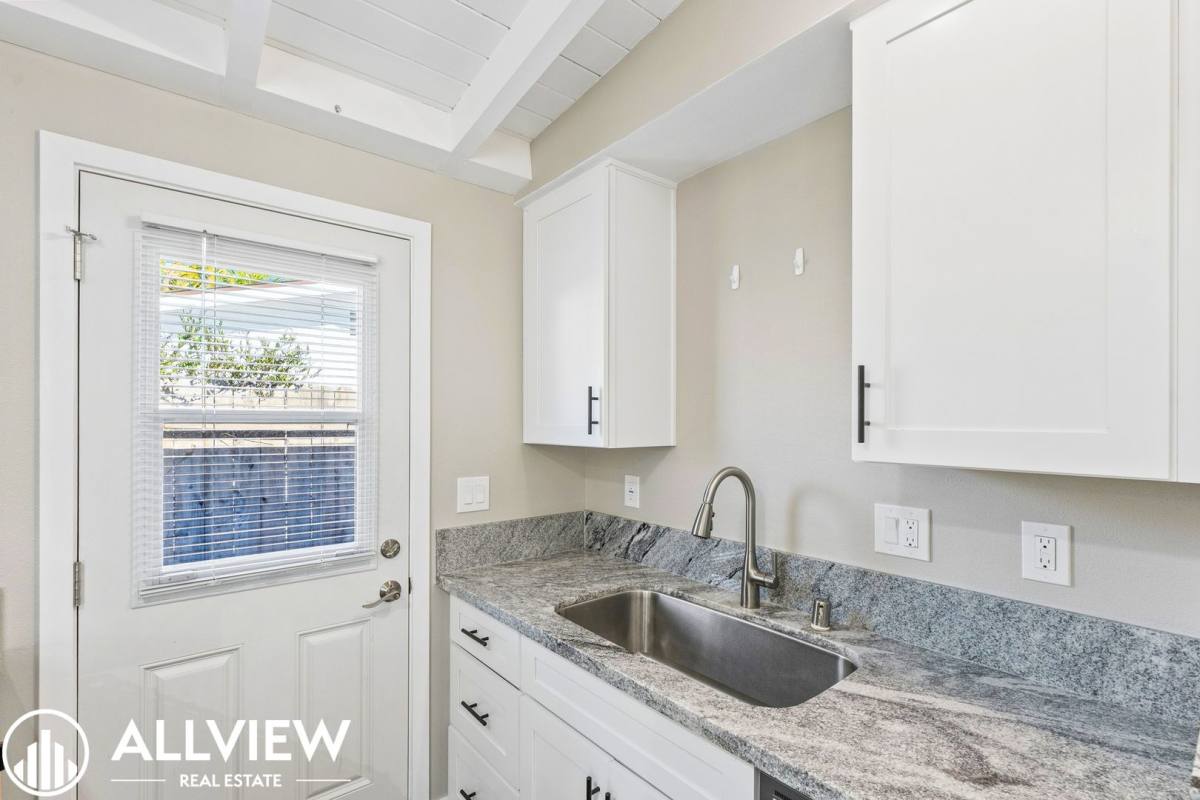 Apartment for rent at 314 Ogle St, Costa Mesa, CA 92627