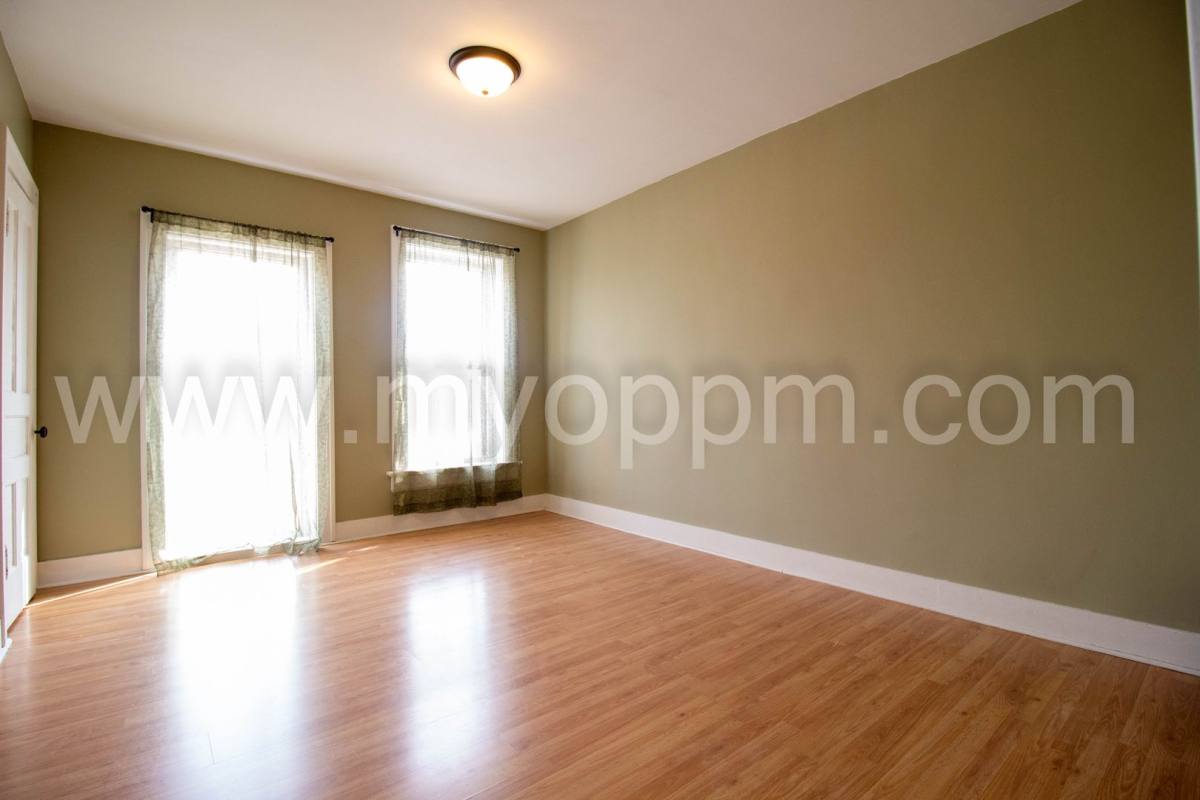 Apartment for rent at 1322 1324 S, Omaha, NE 68108